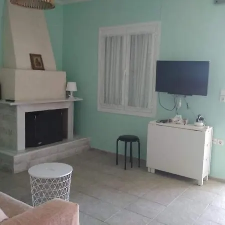 Six Blossoms 2 Bedroom !